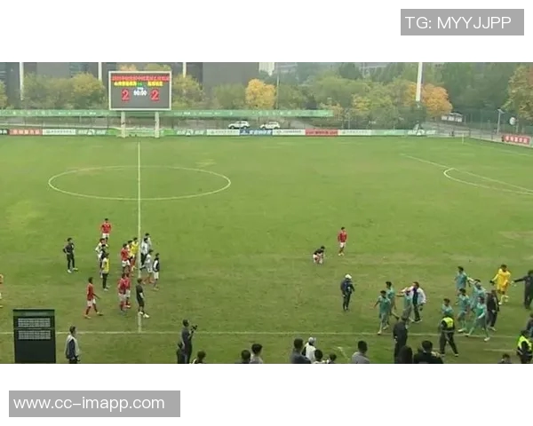 山西崇德荣海主场遭中足联通报批评因个别观众投掷鼓槌事件