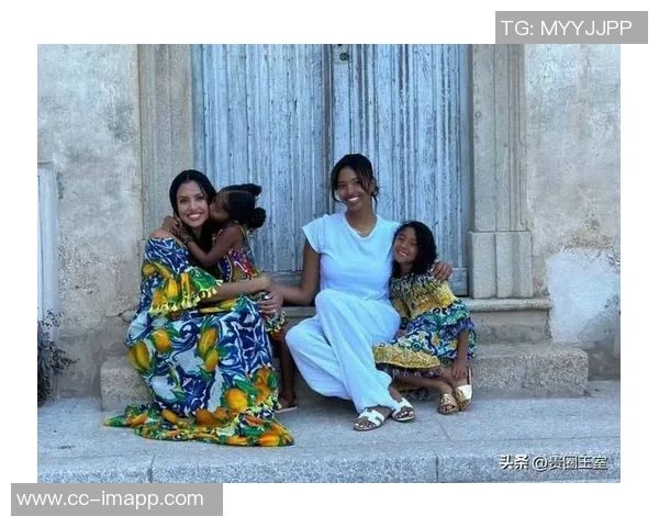 瓦妮莎携女儿观赛道奇不敌对手MLB世界大赛G4令人惋惜 瓦妮莎携女儿观赛道奇不敌对手MLB世界大赛G4令人惋惜