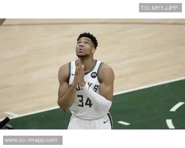 克莱赞弗拉格勇敢挑战字母哥展现无畏精神令人钦佩 克莱赞弗拉格勇敢挑战字母哥展现无畏精神令人钦佩