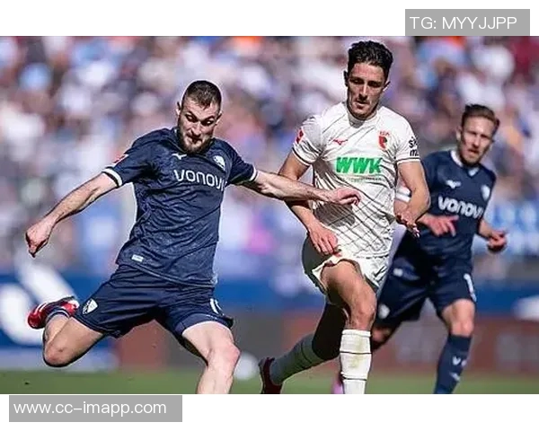 多家英超德甲球队争夺20岁奥格斯堡中场新星科穆尔