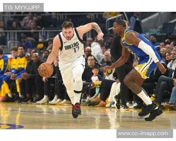 东契奇再创佳绩本赛季第11次30两双独行侠胜场数仅为9胜 东契奇再创佳绩本赛季第11次30两双独行侠胜场数仅为9胜