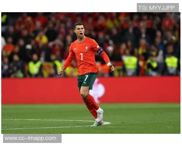 C罗荣获葡萄牙环球声望奖在社交媒体分享喜悦与感激之情