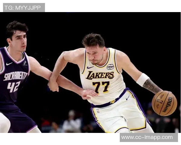 全明星球迷投票次轮揭晓东契奇领衔票王字母哥东部第一詹姆斯西部第八