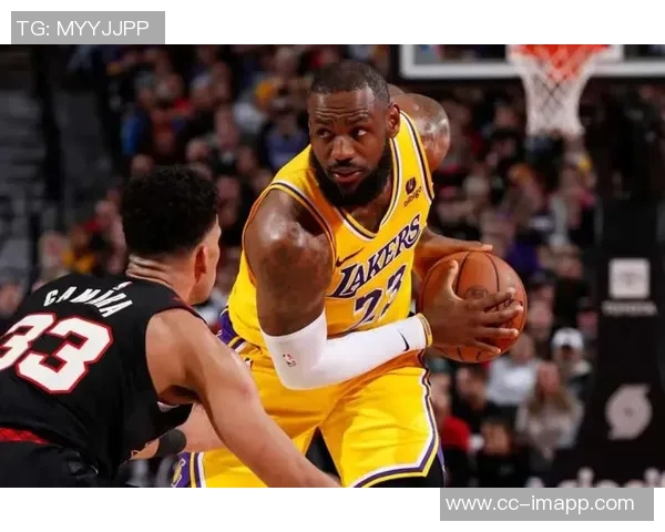 詹姆斯神之瞪激活艾顿三分群发威助力球队逆转胜利